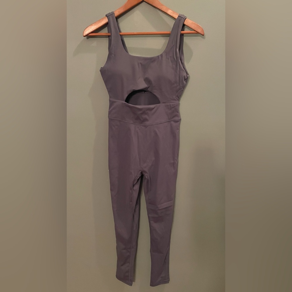 One Piece High Stretch Gray V-Back Woman Bodysuit Fitness Romper Size Small